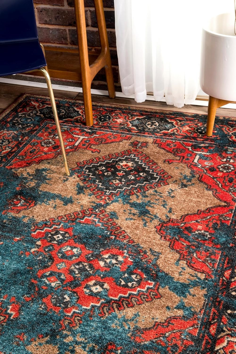 Distressed Tribal Lavonna Accent Rug, 3X5, Multi