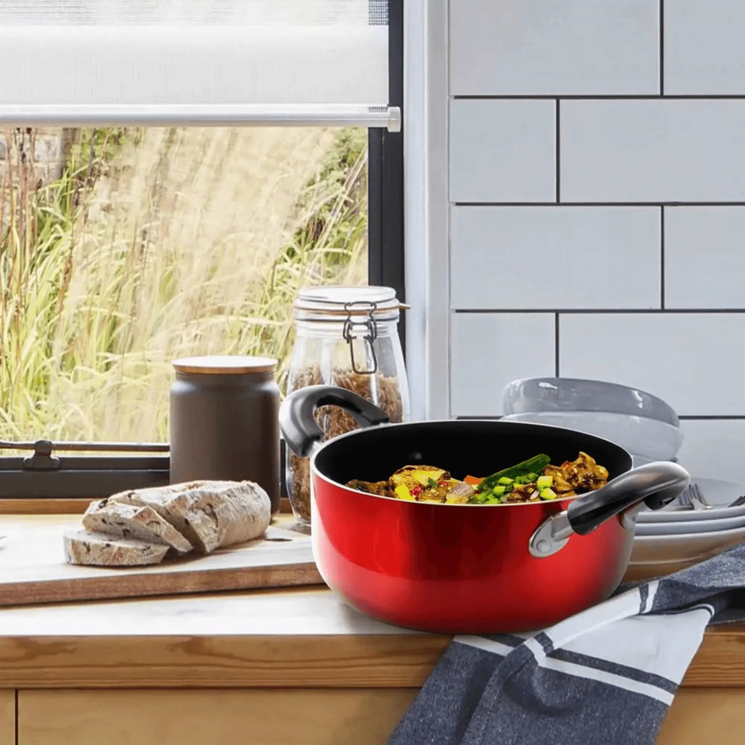 Better Chef 6-Quart Metallic Red Aluminum Dutch Oven with Glass Lid Sky Iapetus
