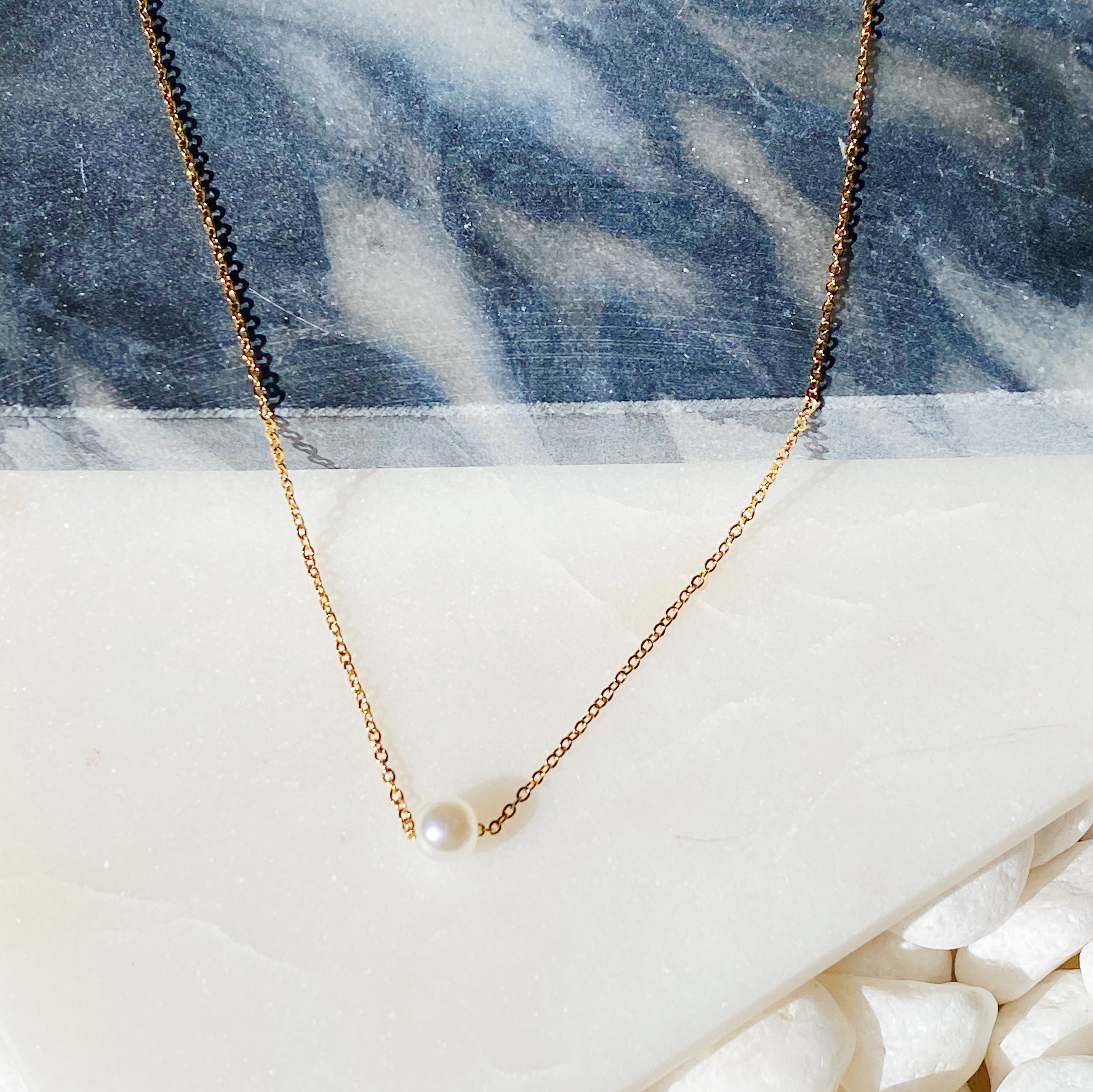 Dainty Single Pearl Necklace Fuchsia Hercules