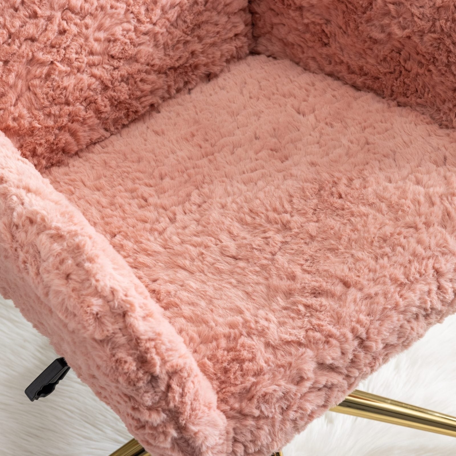 LuneluX_Home – Faux Fur Office Chair with Golden Base (Pink) Carmine Juneberry