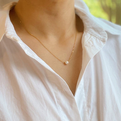 Dainty Single Pearl Necklace Fuchsia Hercules