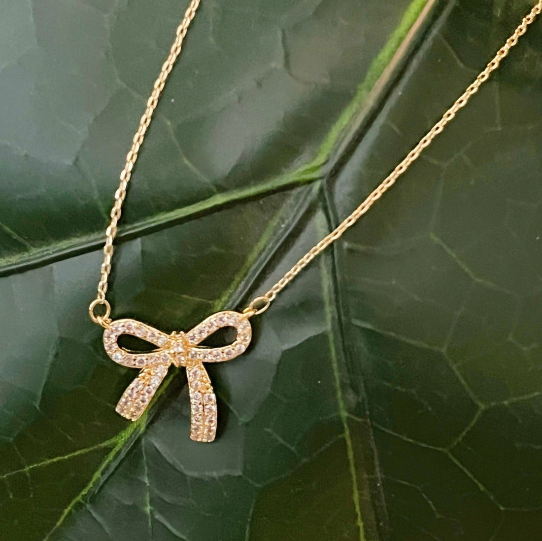 Simply Shine Bow Necklace Fuchsia Hercules