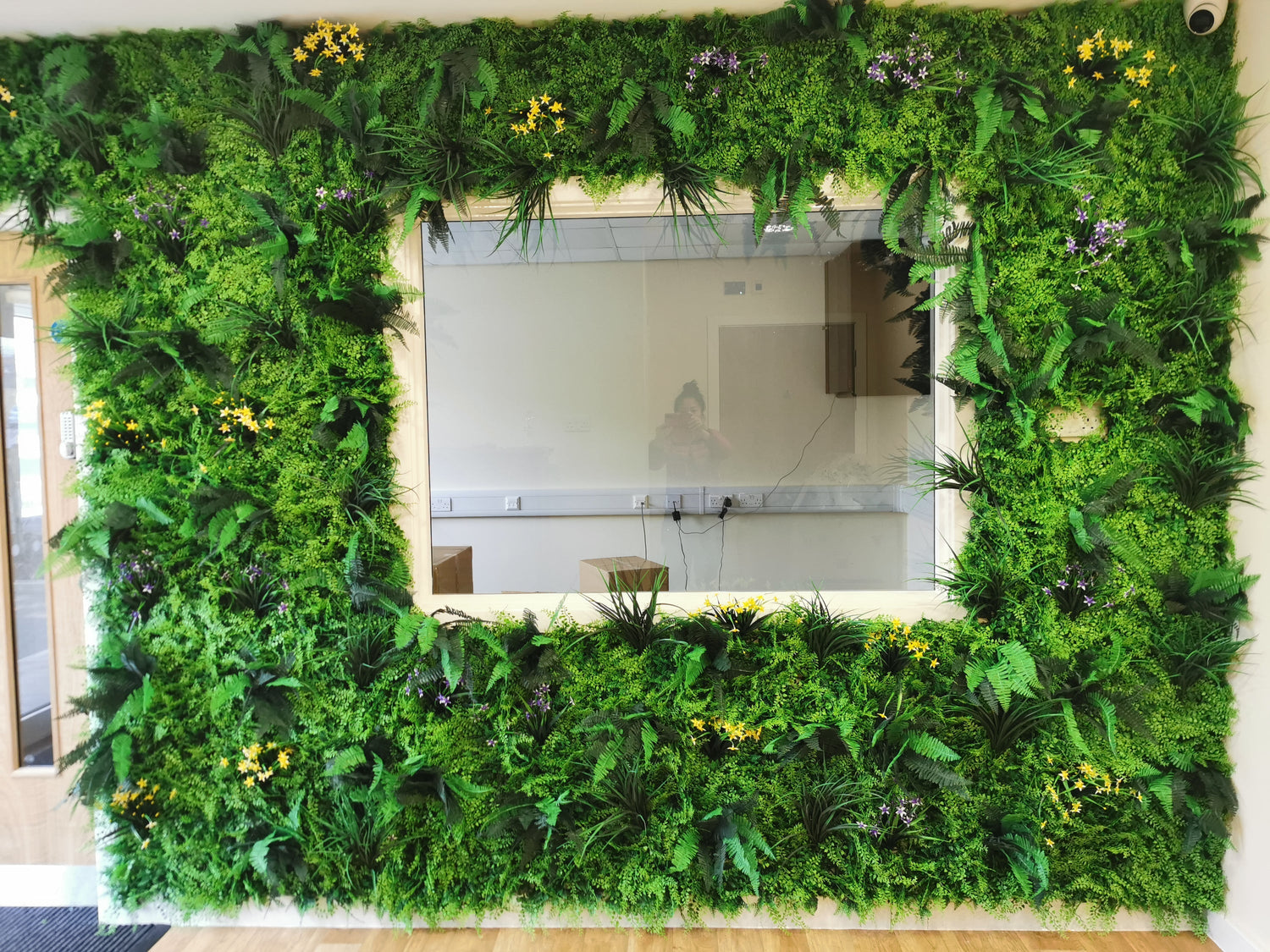 Flame Resistant Artificial Green Wall Hedge Panel 100 x 100cm Ruby Rhea