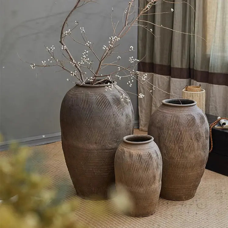 Large Floor-Standing Clay Pot Sangria Uranus