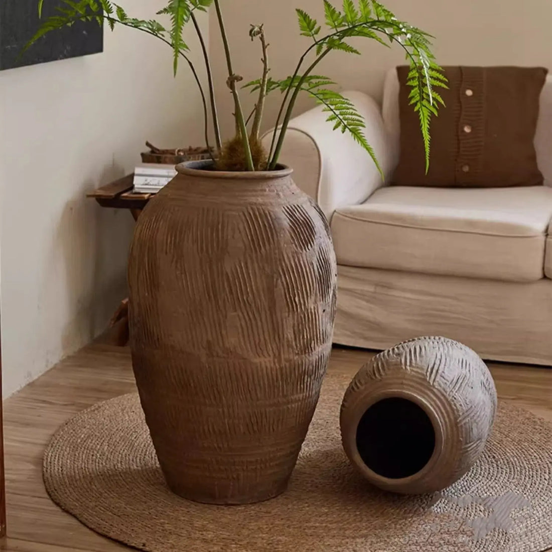 Large Floor-Standing Clay Pot Sangria Uranus