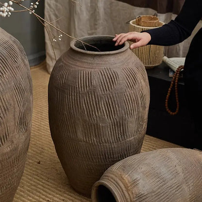 Large Floor-Standing Clay Pot Sangria Uranus