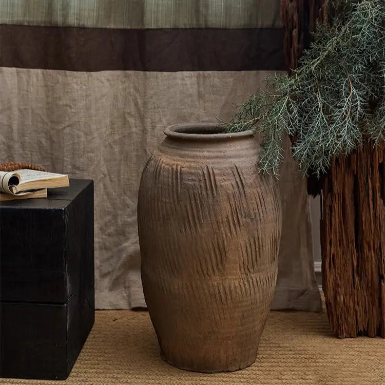 Large Floor-Standing Clay Pot Sangria Uranus