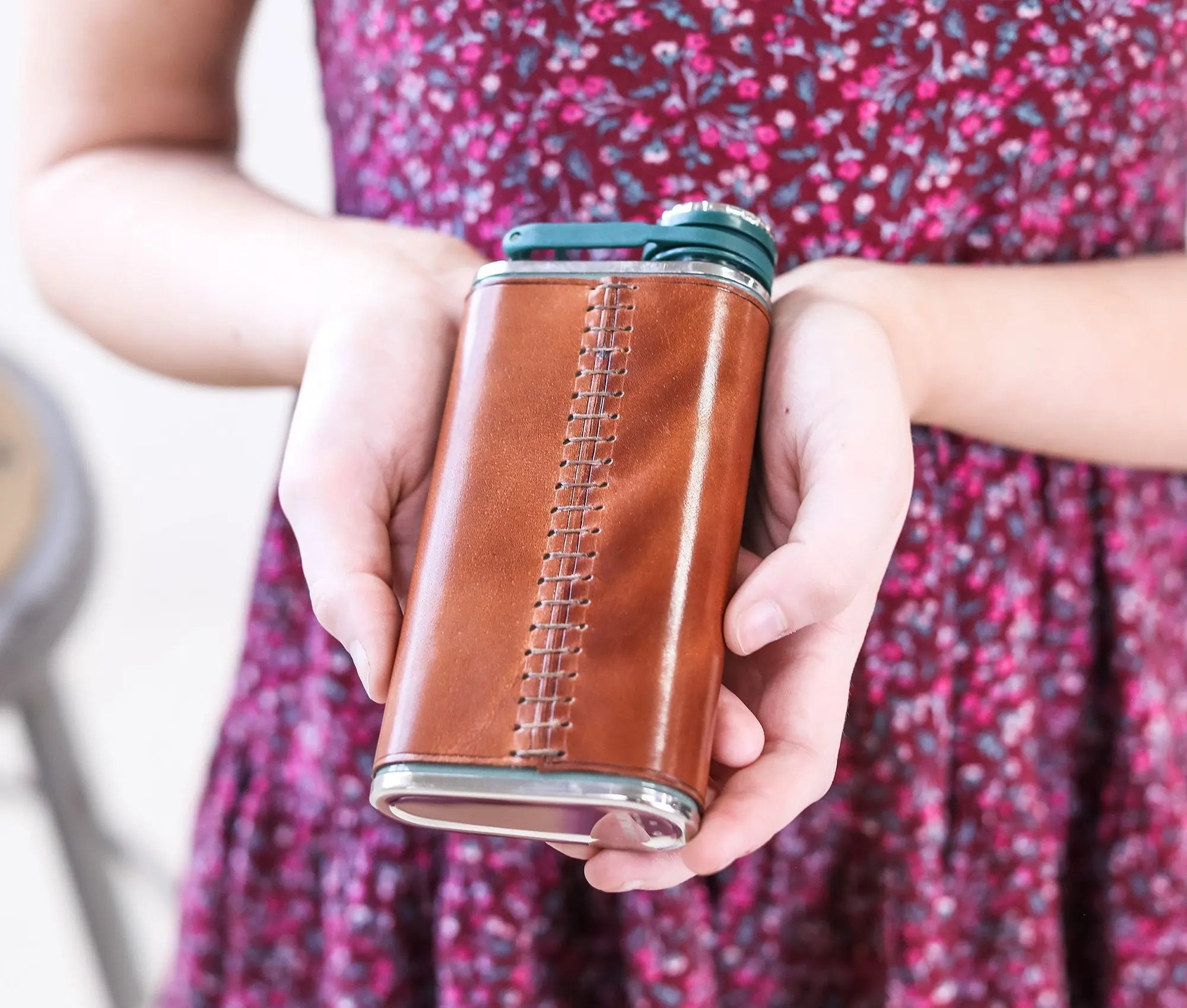Leather Flask Olive Iolaus