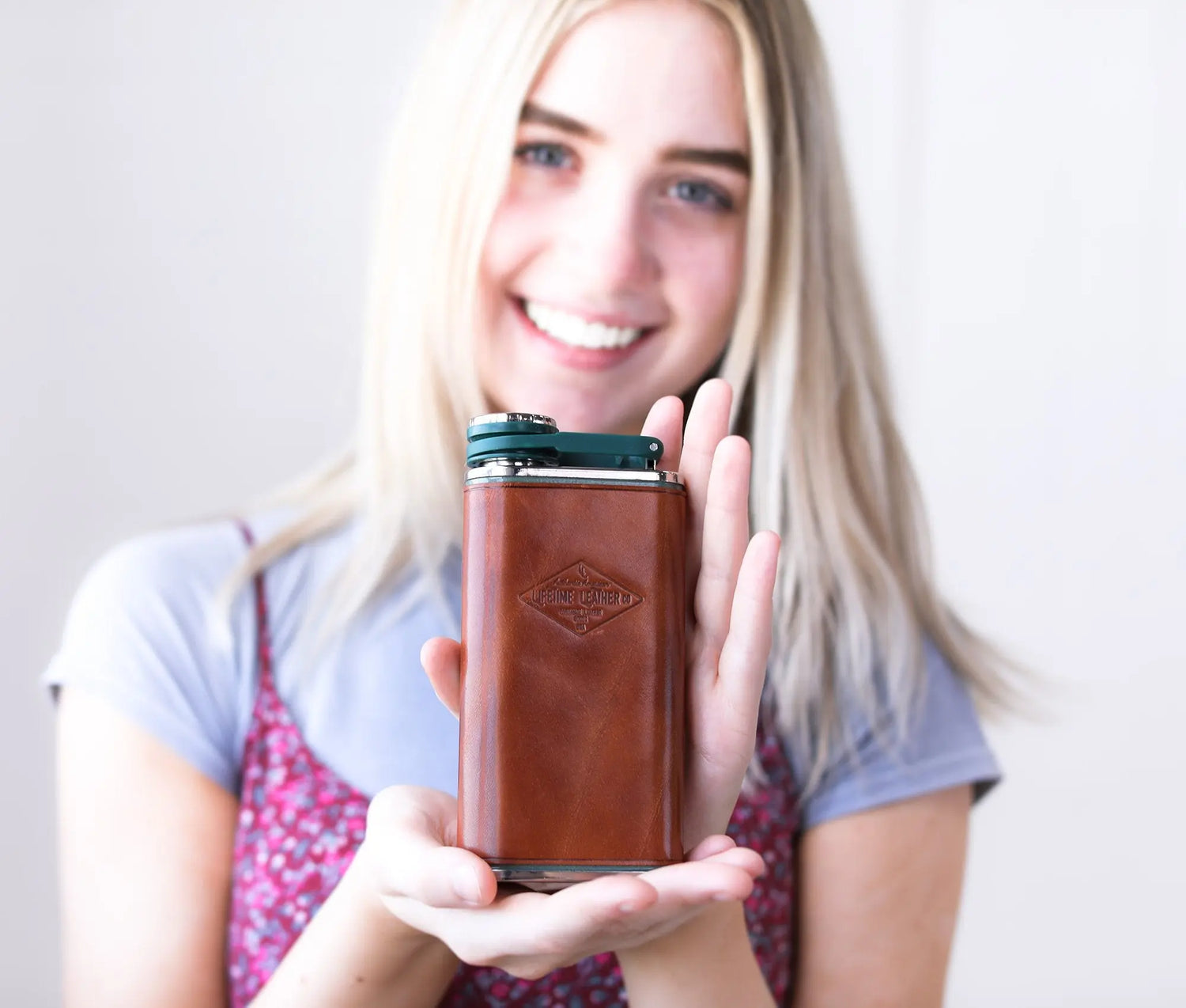 Leather Flask Olive Iolaus