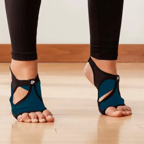 PigaOne™ – Performance grip socks with arch support, built for sport, Sapphire Zedoary
