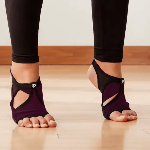 PigaOne™ – Performance grip socks with arch support, built for sport, Sapphire Zedoary