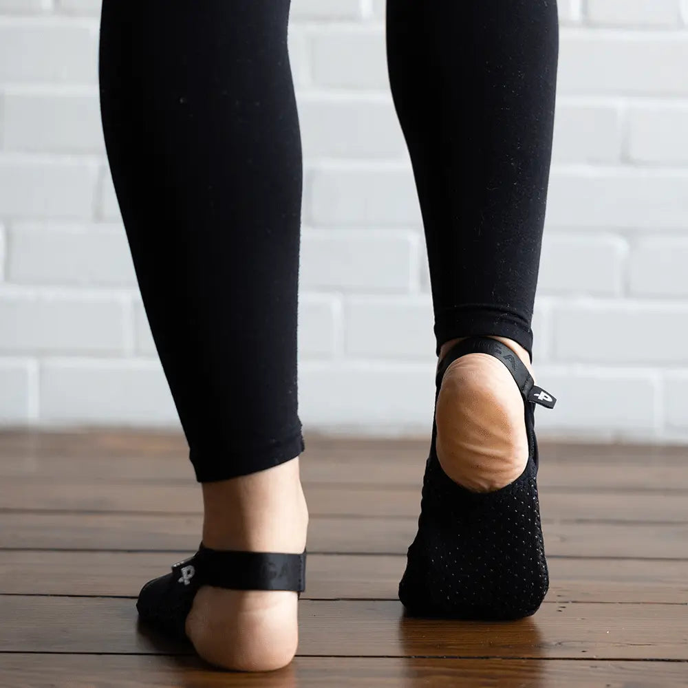 PigaLite™ – Grip socks with arch support, lightweight alternative to Sapphire Zedoary