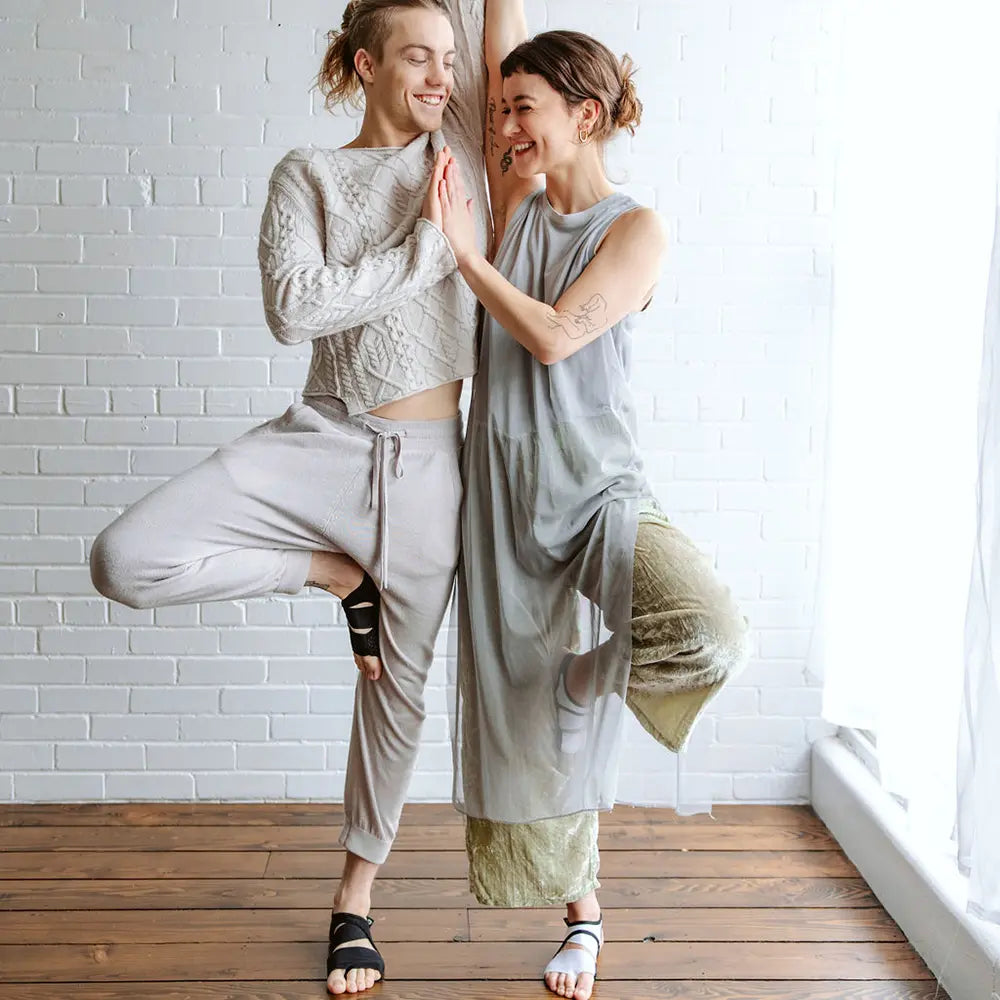 PigaLite™ – Grip socks with arch support, lightweight alternative to Sapphire Zedoary