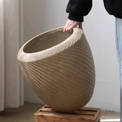 Comtemporary Swirl Planter Sangria Uranus