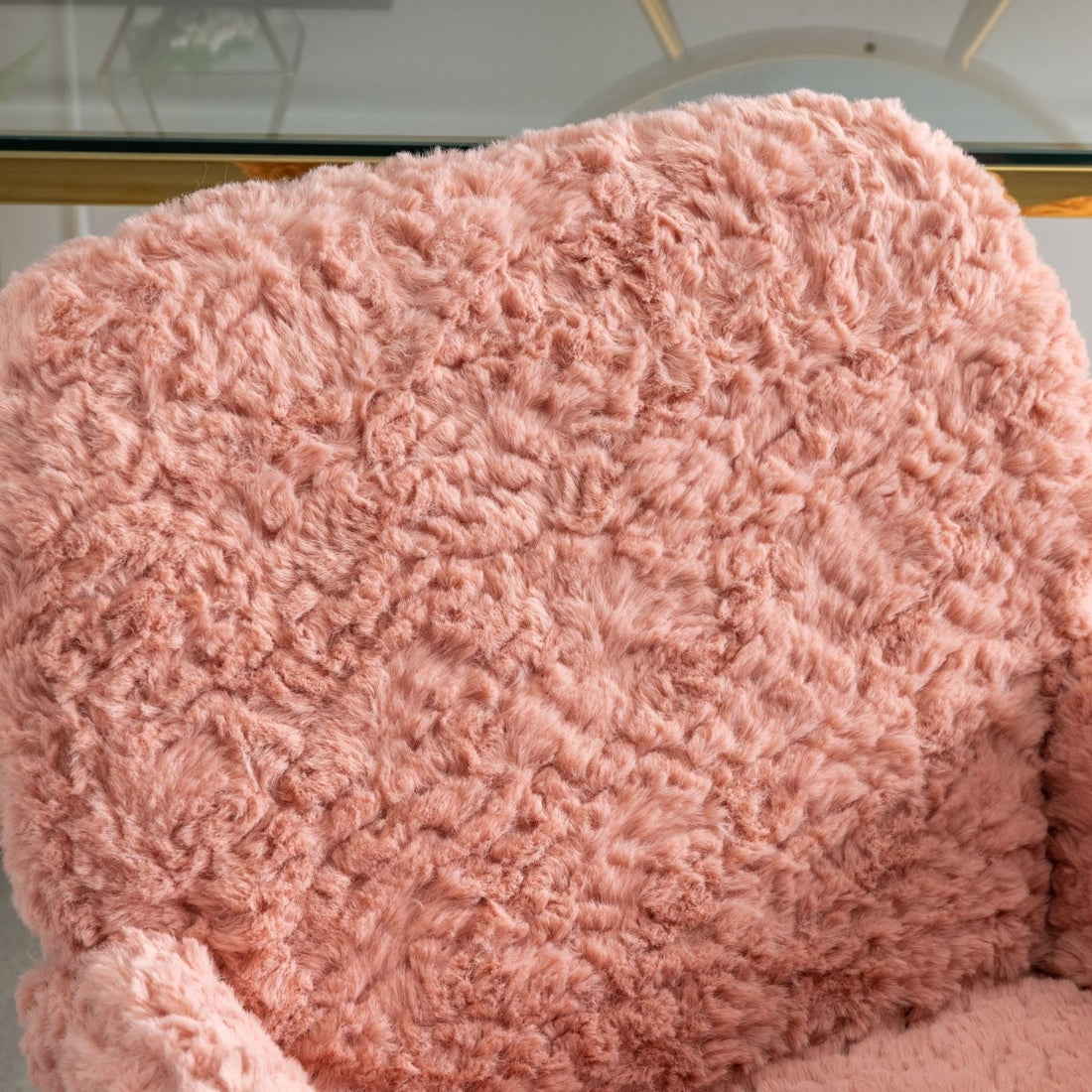 LuneluX_Home – Faux Fur Office Chair with Golden Base (Pink) Carmine Juneberry