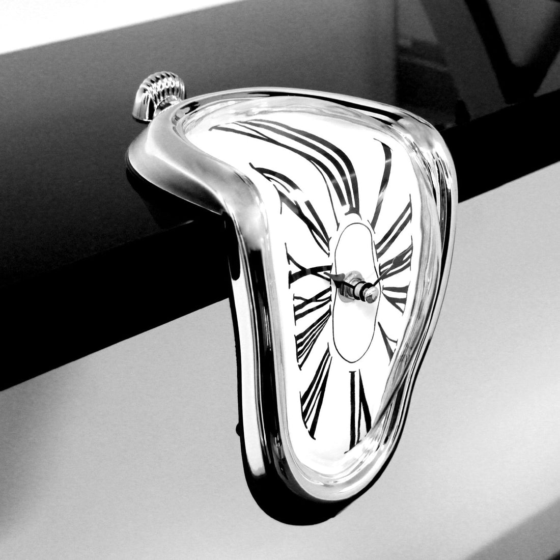 Melting Clock Fuchsia Molly