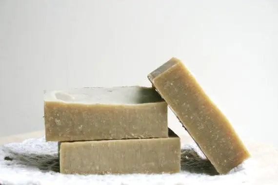 Lavender Dream Shampoo Bar Maroon Oliver