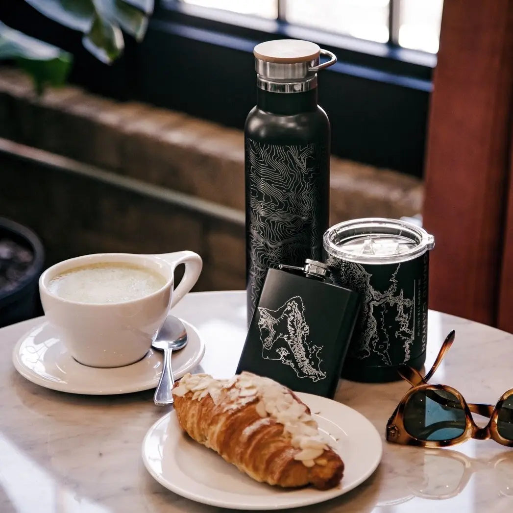 New York - New York Map Bottle with Bamboo Top in Matte Black Cyan Castor